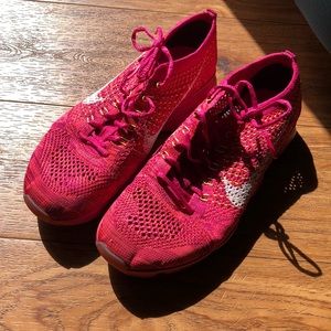 Nike flyknit zoom shoes